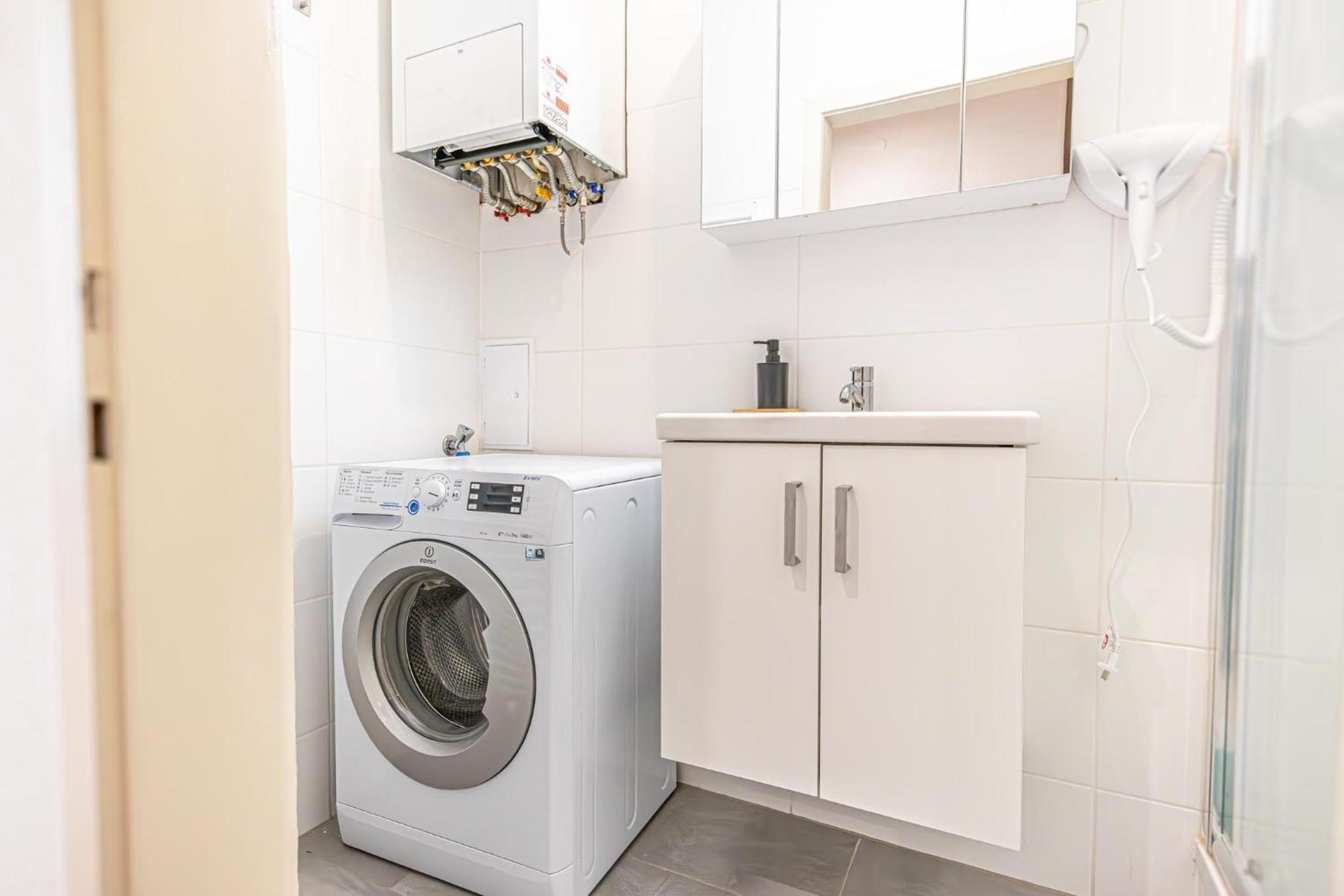 Desirable 2Br - Bookable For Longstays In Lockdown B Vienna Exterior photo